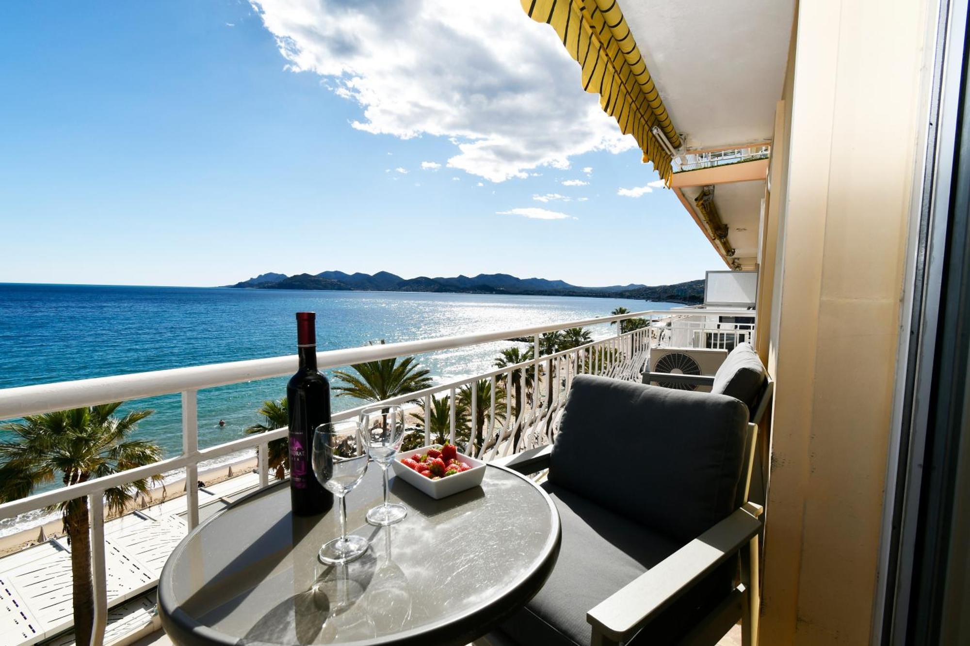 Plage Du Midi- Vue Sur Mer Standing Presta カンヌ エクステリア 写真